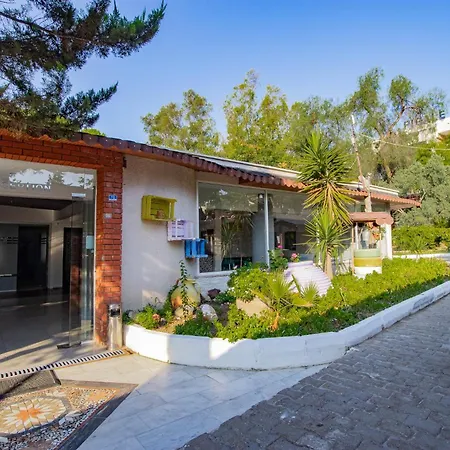 Ξενοδοχείο Pigale 3*