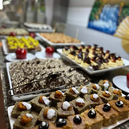 Отель Pigale 3*